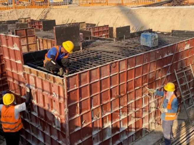 【奮斗正當“夏”】戰(zhàn)高溫、斗酷暑 勞動者堅守崗位保進度